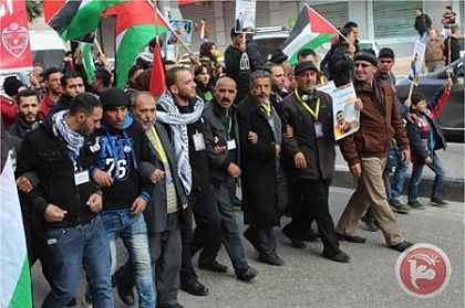Des centaines de Palestiniens d'Hébron/al-Khalil exigent la restitution de 21 corps détenus par Israël